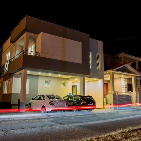 Vila Manuela Aparthotel Gevgelija Bagian luar foto