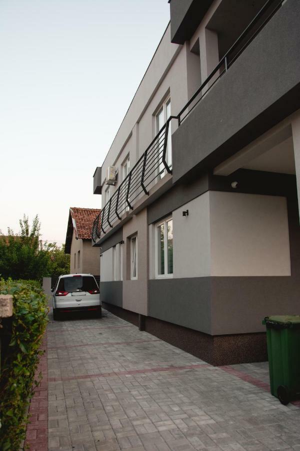 Vila Manuela Aparthotel Gevgelija Bagian luar foto