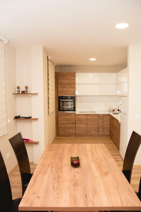 Vila Manuela Aparthotel Gevgelija Bagian luar foto