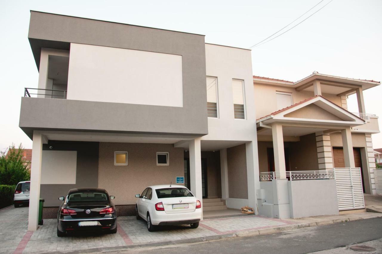 Vila Manuela Aparthotel Gevgelija Bagian luar foto