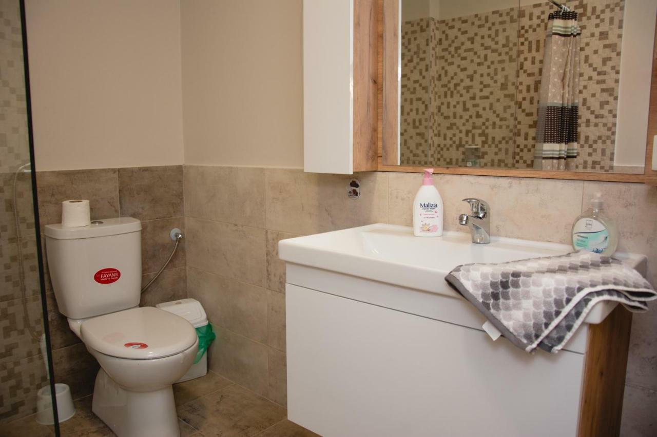 Vila Manuela Aparthotel Gevgelija Bagian luar foto