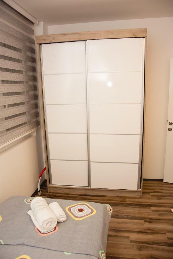 Vila Manuela Aparthotel Gevgelija Bagian luar foto