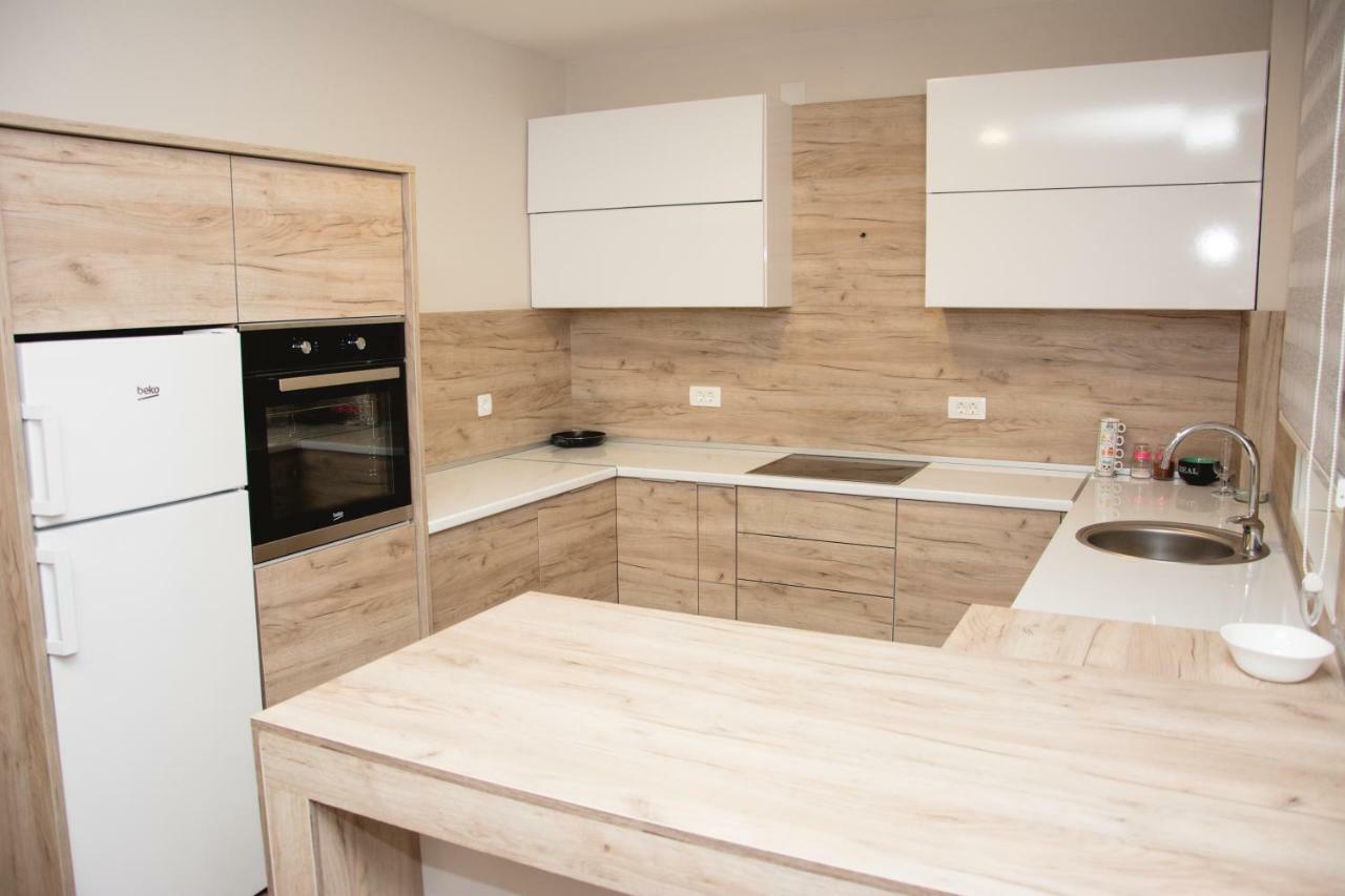 Vila Manuela Aparthotel Gevgelija Bagian luar foto
