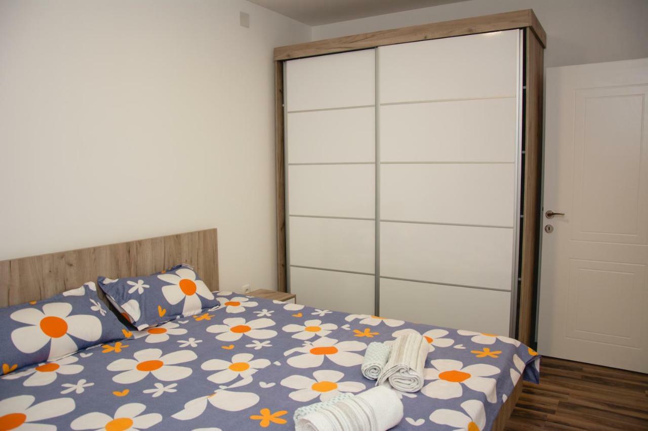 Vila Manuela Aparthotel Gevgelija Bagian luar foto